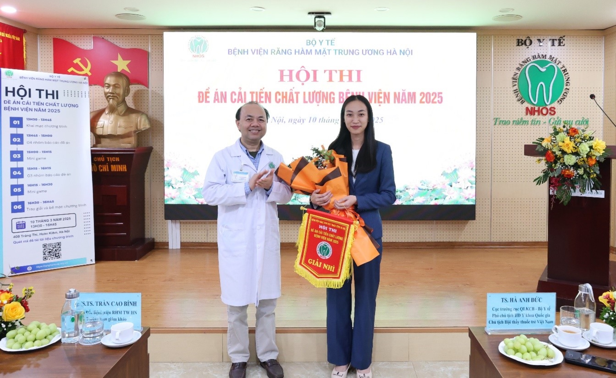 Hội thi trao Giải nhì cho Khoa Dược